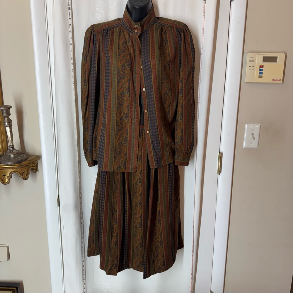Vintage La Chine Classic Paisley Skirt Set